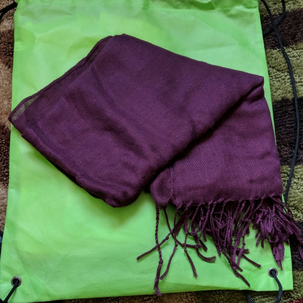 Maroon tassle pashmina scarf / hijab